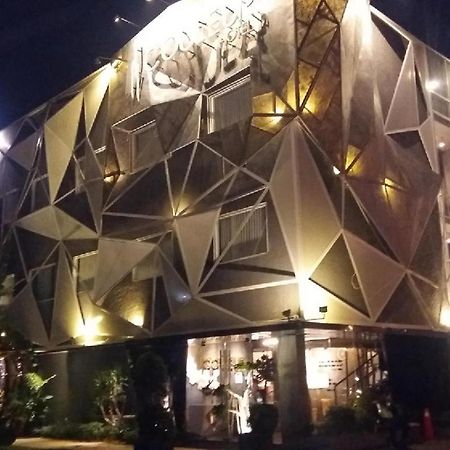 Couleur Hotel Cengkareng Джакарта Екстериор снимка