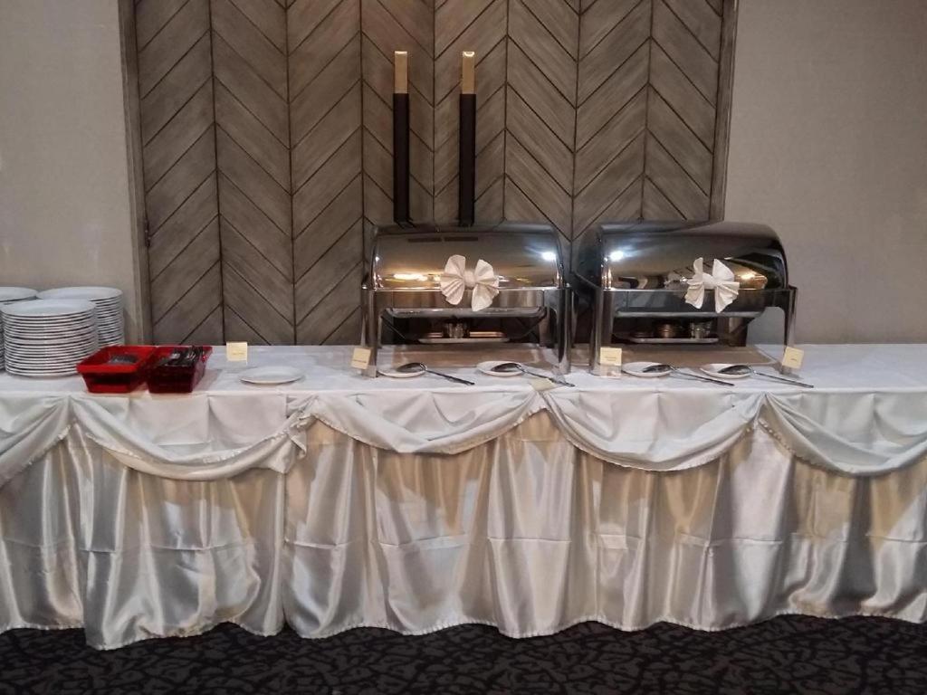 Couleur Hotel Cengkareng Джакарта Екстериор снимка