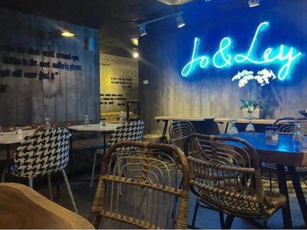 Couleur Hotel Cengkareng Джакарта Екстериор снимка