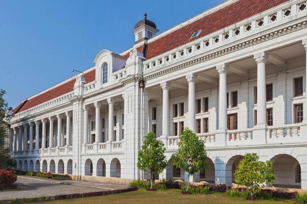 Couleur Hotel Cengkareng Джакарта Екстериор снимка